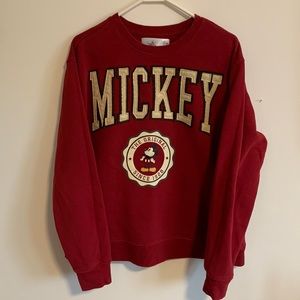 Varsity "MICKEY" Disney crew neck 🐭